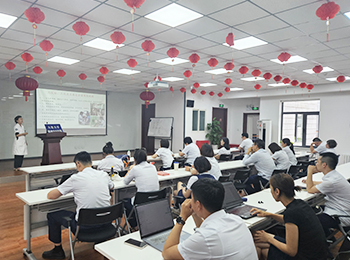 “夏季養(yǎng)生”公益健康講座走進(jìn)銀行