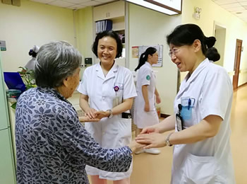 百歲老人住院出院、再住院再出院，為啥？
